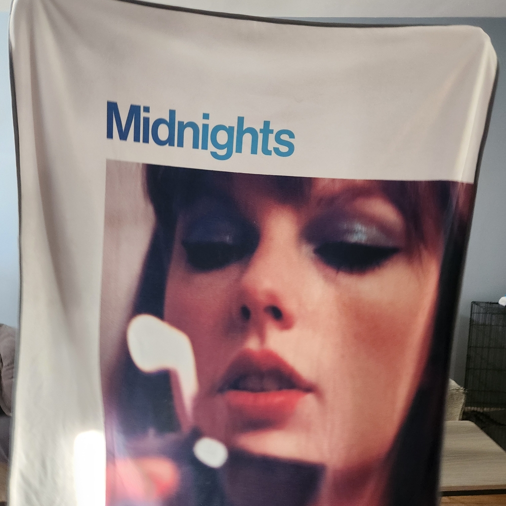 Taylor Swift Midnights Blanket - Cream and Blue